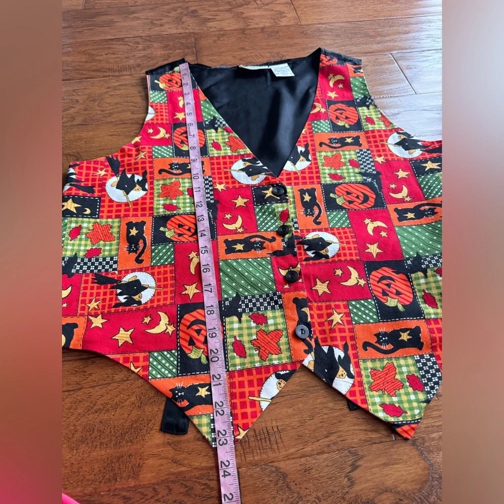 Vintage Halloween Themed Vest‎ - Picture 6 of 6